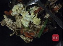 炒木耳腐竹黄花菜的做法图解7