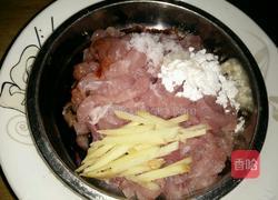 蒜苔炒肉丝的做法图解1