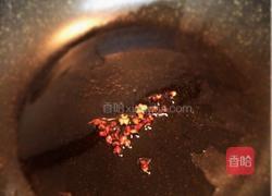 蒜苔木耳炒咸肉的做法图解1