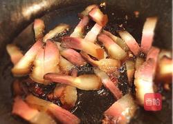 蒜苔木耳炒咸肉的做法图解2