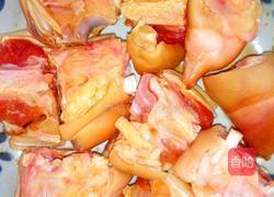 萝卜炖猪蹄的做法图解1