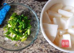 萝卜炖猪蹄的做法图解4