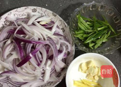 洋葱炒肉丝的做法图解2