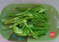 青椒炒洋葱的做法图解3