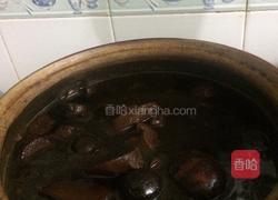 姜醋猪蹄蛋的做法图解5