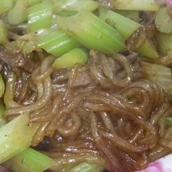 芹菜炒粉条的做法[图]