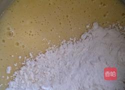 杯烤鸡蛋牛奶蛋糕的做法图解3