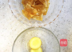 红枣牛奶炖花胶的做法图解2