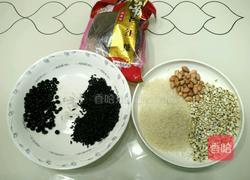 补肾黑米粥的做法图解1