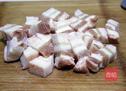 大白菜燉紅燒肉的做法圖解1