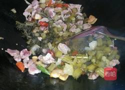 辣椒炒酸菜的做法图解11