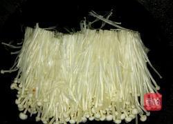 剁椒肉末金针菇的做法图解4