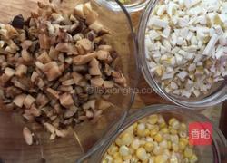 鲜人參冬菇玉米炒饭的做法图解2