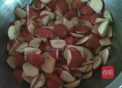 冰糖蒸红果的做法图解2