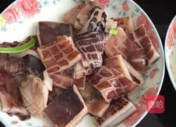 芹菜炒鱿鱼的做法图解1