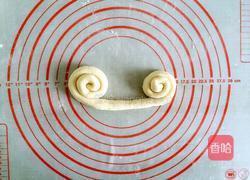 蝴蝶花卷的做法图解4