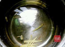 西洋菜金针菇蛋花汤的做法图解4