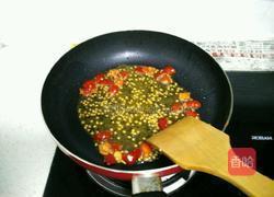 泡椒木耳炒鸡片的做法图解10