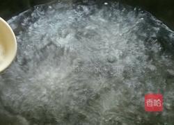 意大利面(鳀鱼蕃茄干蝴蝶面)的做法图解3