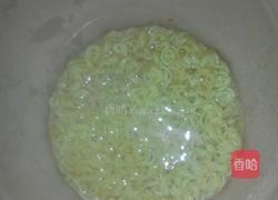 炒方便面的做法图解2