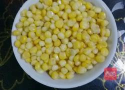 蛋黄焗玉米的做法图解1