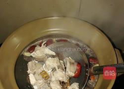 石斛排骨猪肺汤的做法图解3