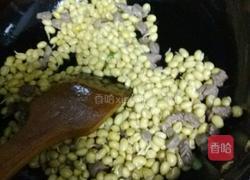 牛肉粒炒黄豆芽的做法图解4