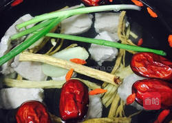 党参瘦肉汤的做法图解6