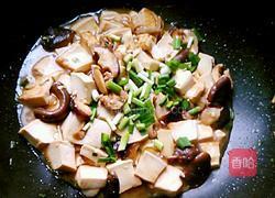 香菇炖豆腐的做法图解9