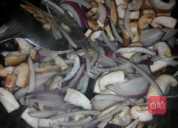洋葱香菇炒肉片的做法图解5