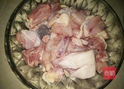 栗子黄焖鸡的做法图解1