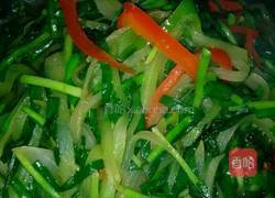 青笋炒韭菜的做法图解5