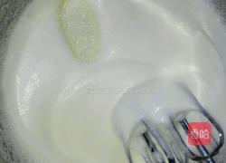 戚风蛋糕的做法图解8