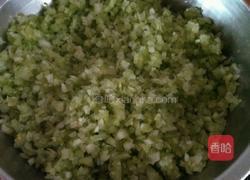 芹菜肉锅贴的做法图解4