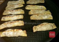 芹菜肉锅贴的做法图解9