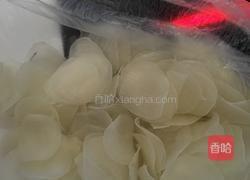 油炸虾片的做法图解1