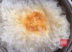 银耳糖水的做法图解1