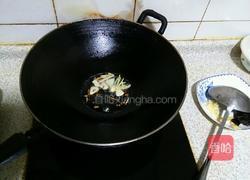 火腿肠芹菜碎的做法图解3