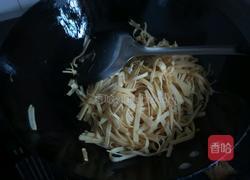 蒜苗炒千张的做法图解6