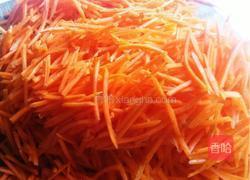 胡萝卜肉水饺的做法图解2