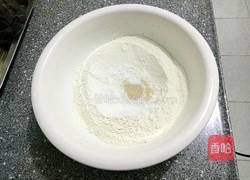 五香发面芝麻饼的做法图解1