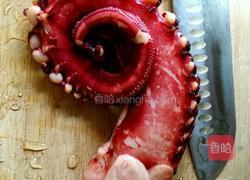 章鱼花炒韭菜的做法图解1