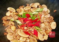 肉片双椒烧口蘑的做法图解5