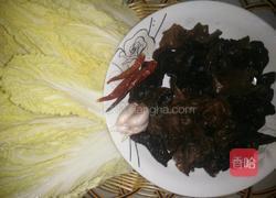 黑木耳烧大白菜的做法图解1