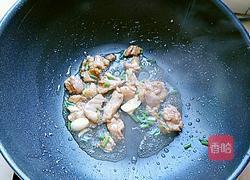 腐竹木耳炒肉片的做法图解6