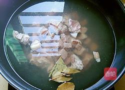 萝卜炖牛腩的做法图解4