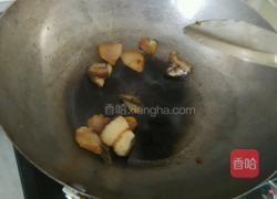 马蹄叶腊肉炒饭的做法图解2