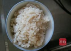 马蹄叶腊肉炒饭的做法图解6