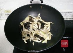 木耳炒平菇的做法图解4