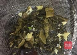 酸菜炖鸭血的做法图解3